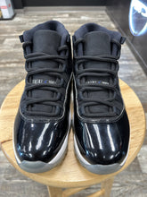 Load image into Gallery viewer, Jordan 11 SpaceJam (8.5)
