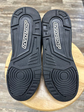Load image into Gallery viewer, Jordan 3 Black Cat (6.5Y/8W)
