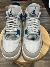 Load image into Gallery viewer, Jordan 4 Military Blue (9.5)
