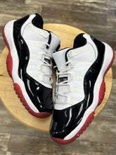 Load image into Gallery viewer, Jordan 11 Concord Bred (5.5Y/7W)
