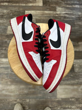 Load image into Gallery viewer, Jordan 1 Low Chicago (2016) (11)
