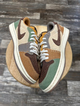 Load image into Gallery viewer, Jordan 1 Low Voodoo (9.5)
