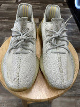Load image into Gallery viewer, Yeezy 350 Light (11.5)
