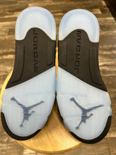 Load image into Gallery viewer, Jordan 5 Black University Blue (10)
