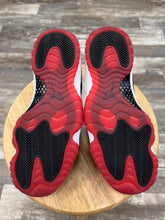 Load image into Gallery viewer, Jordan 11 Low Bred (9.5)
