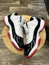 Load image into Gallery viewer, Jordan 11 Concord Bred (5.5Y/7W)
