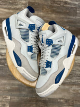 Load image into Gallery viewer, Jordan 4 Military Blue (9.5)
