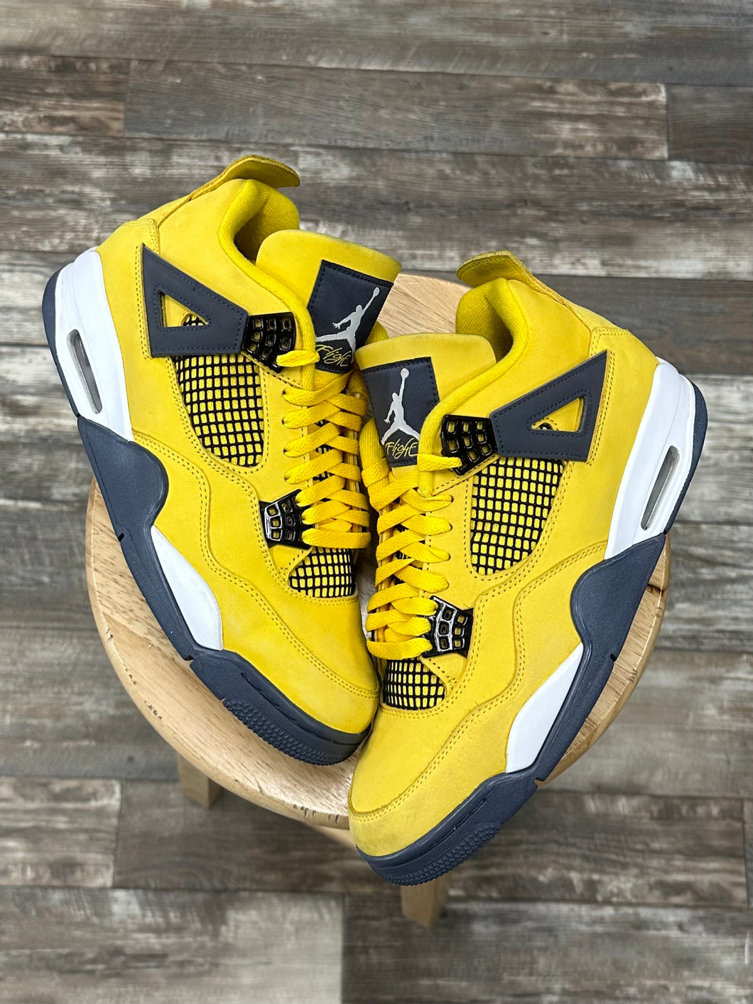Jordan 4 Lightning (10.5)