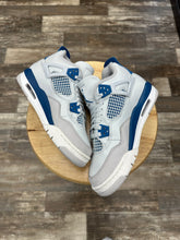 Load image into Gallery viewer, Jordan 4 Military Blue (5.5Y/7W)
