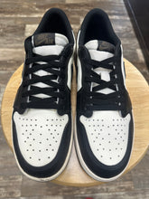Load image into Gallery viewer, Jordan 1 Low Mocha (11.5)
