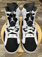 Load image into Gallery viewer, Jordan 6 Oreo (10.5)
