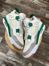 Load image into Gallery viewer, Jordan 4 SB Pine Green (9)
