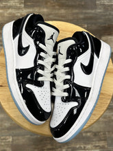 Load image into Gallery viewer, Jordan 1 Low Concord (5.5Y/7W)
