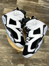 Load image into Gallery viewer, Jordan 6 Oreo (10.5)
