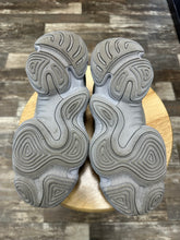 Load image into Gallery viewer, Yeezy 500 Stone Salt (9.5)
