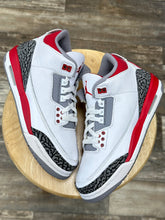 Load image into Gallery viewer, Jordan 3 Fire Red (7Y/8.5W)
