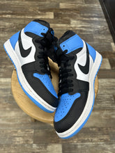 Load image into Gallery viewer, Jordan 1 UNC Toe (11.5)
