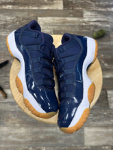 Load image into Gallery viewer, Jordan 11 Low Midnight Navy (9)

