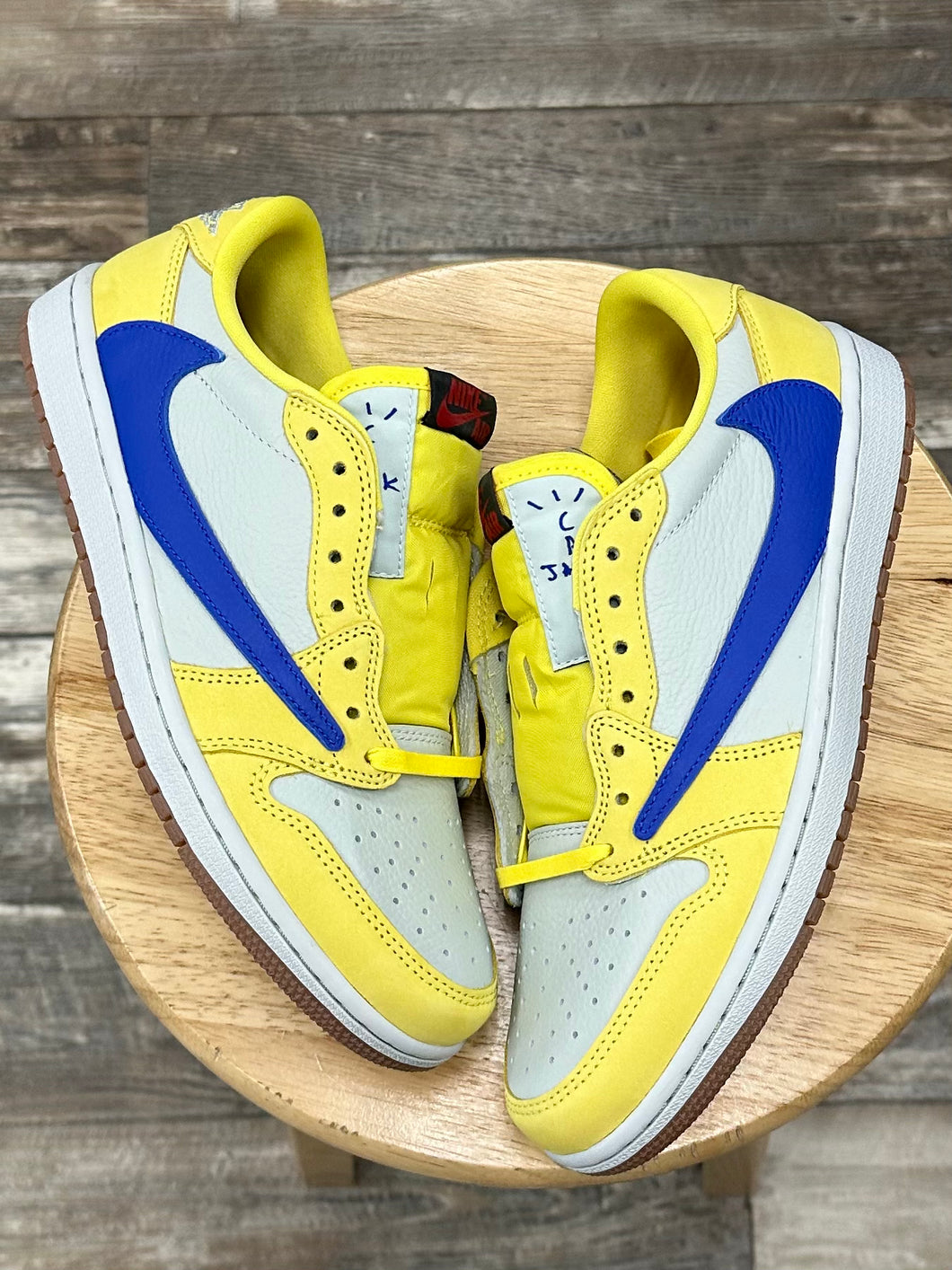 (DS) Jordan 1 Low Travis Scott Canary (8M/9.5W)