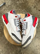 Load image into Gallery viewer, Jordan 3 Fire Red (10.5)
