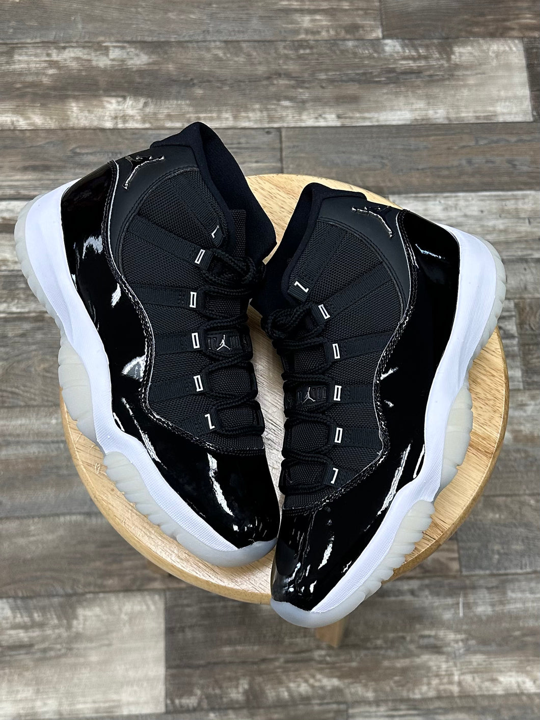 (DS) Jordan 11 Jubilee (NO BOX) (8.5)