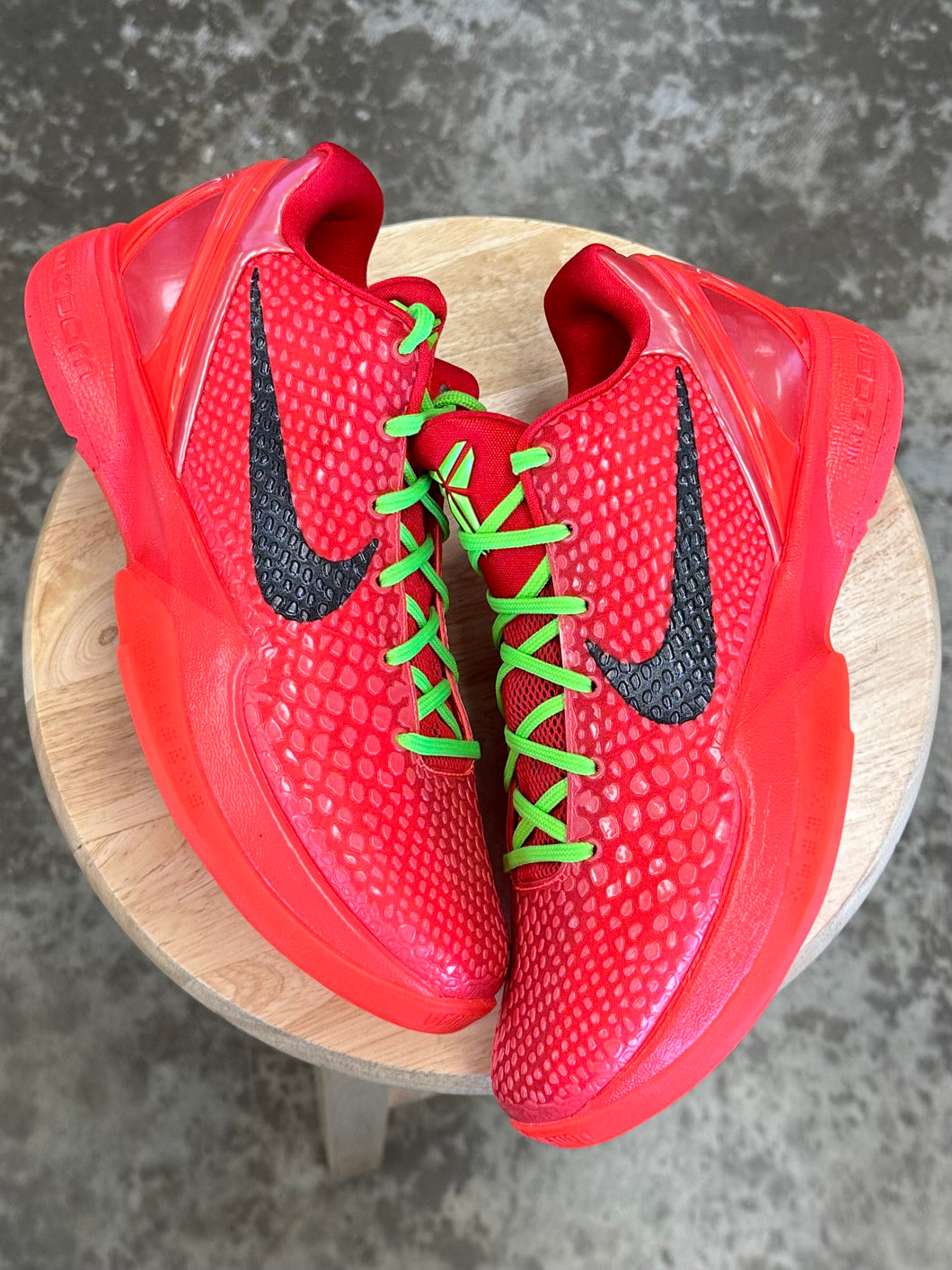 (DS) Kobe 6 Reverse Grinch (9)