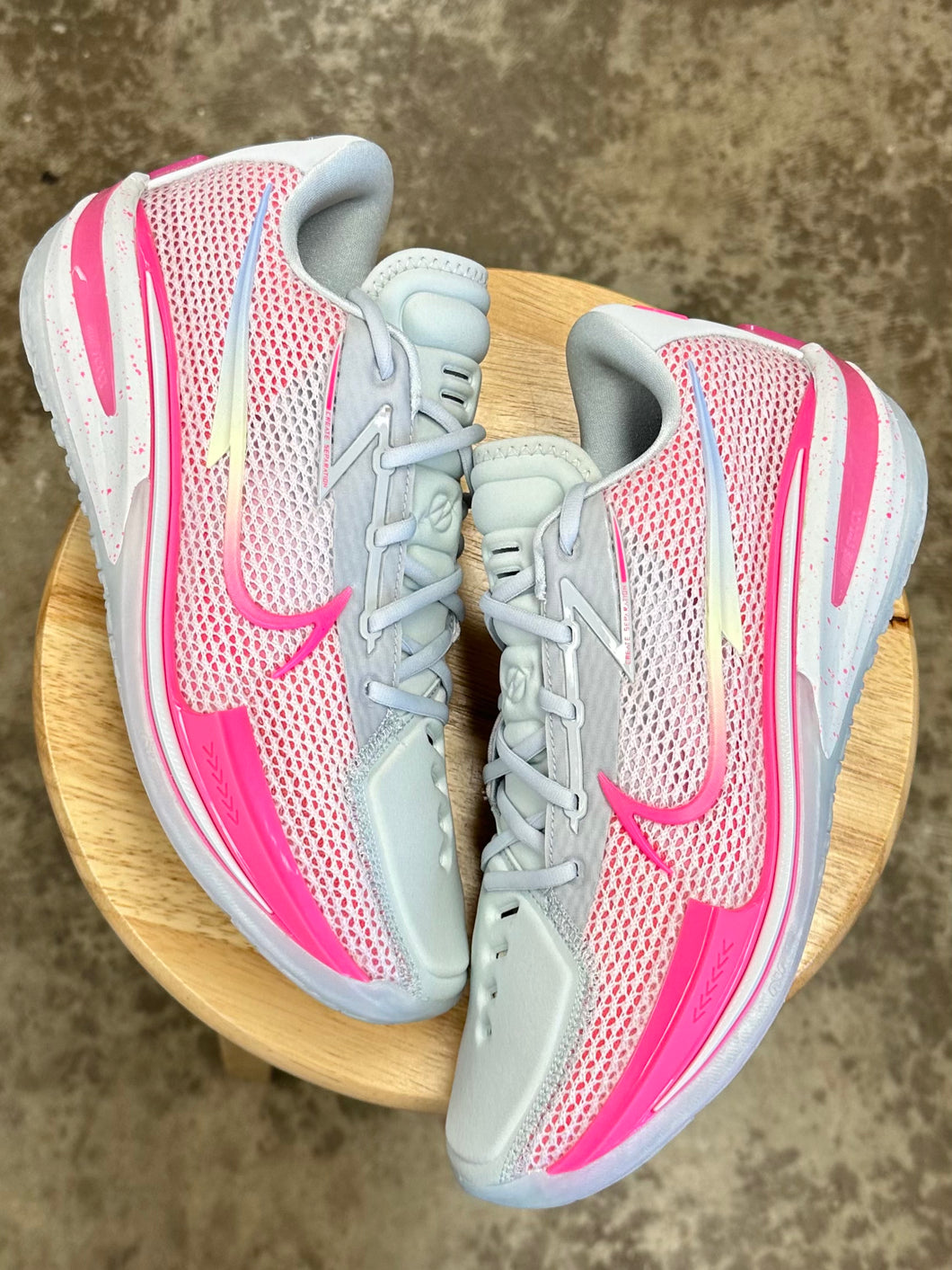 (DS) Nike GT Cut Think Pink (10.5)