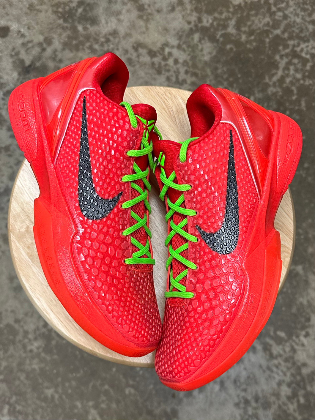 (DS) Nike Kobe 6 Reverse Grinch (10.5)