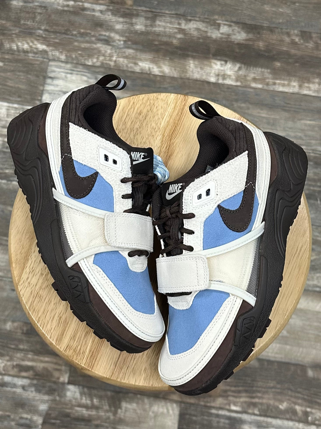 (DS) Travis Scott Field Jaxx Leche Blue (6Y/7.5W)