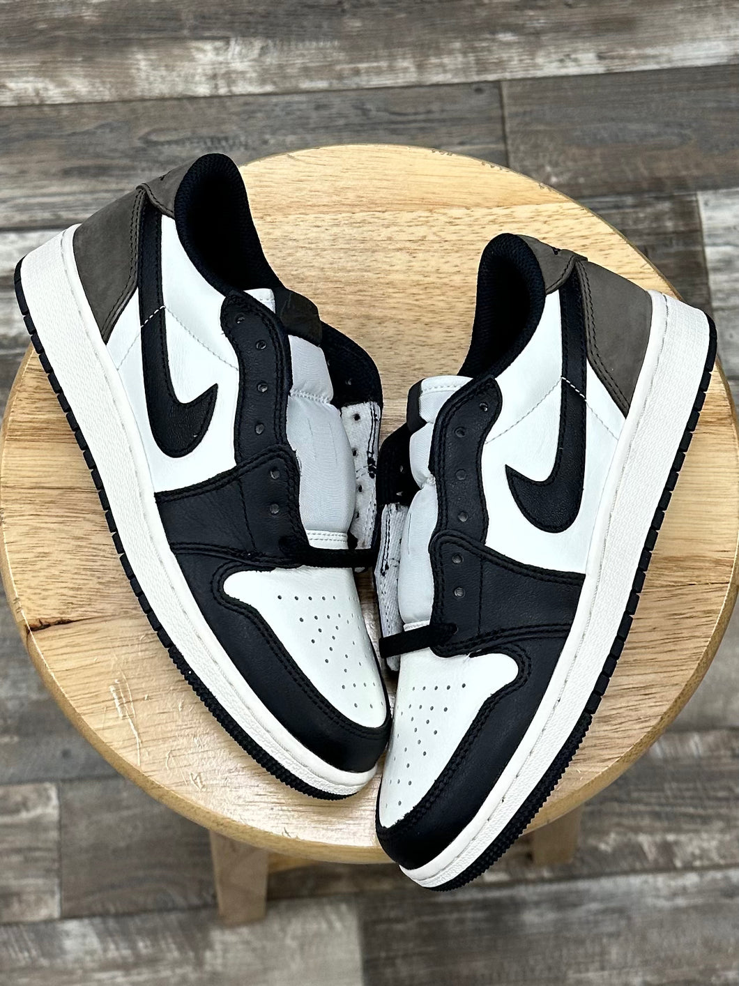 (DS) Jordan 1 Low Mocha (5.5Y/7W)
