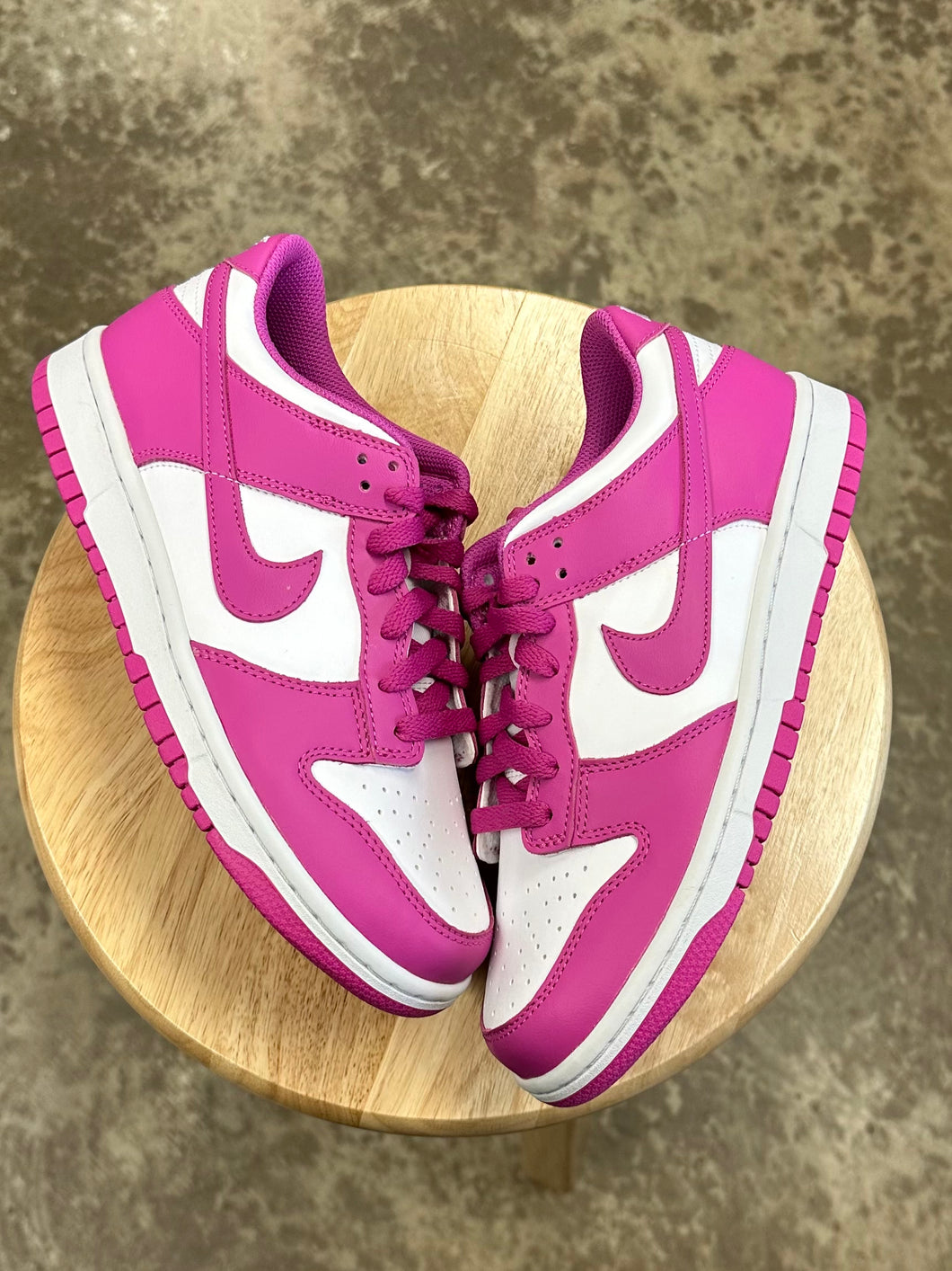 (DS) Nike Dunk Low Active Fuchsia (6.5Y/8W)