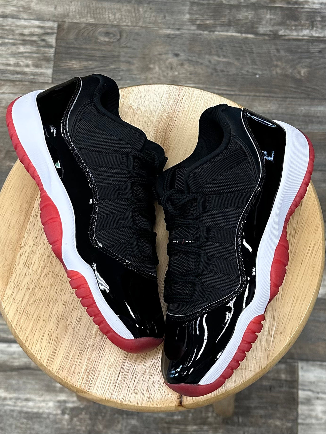 (DS) Jordan 11 Low Bred (5.5/7Y)