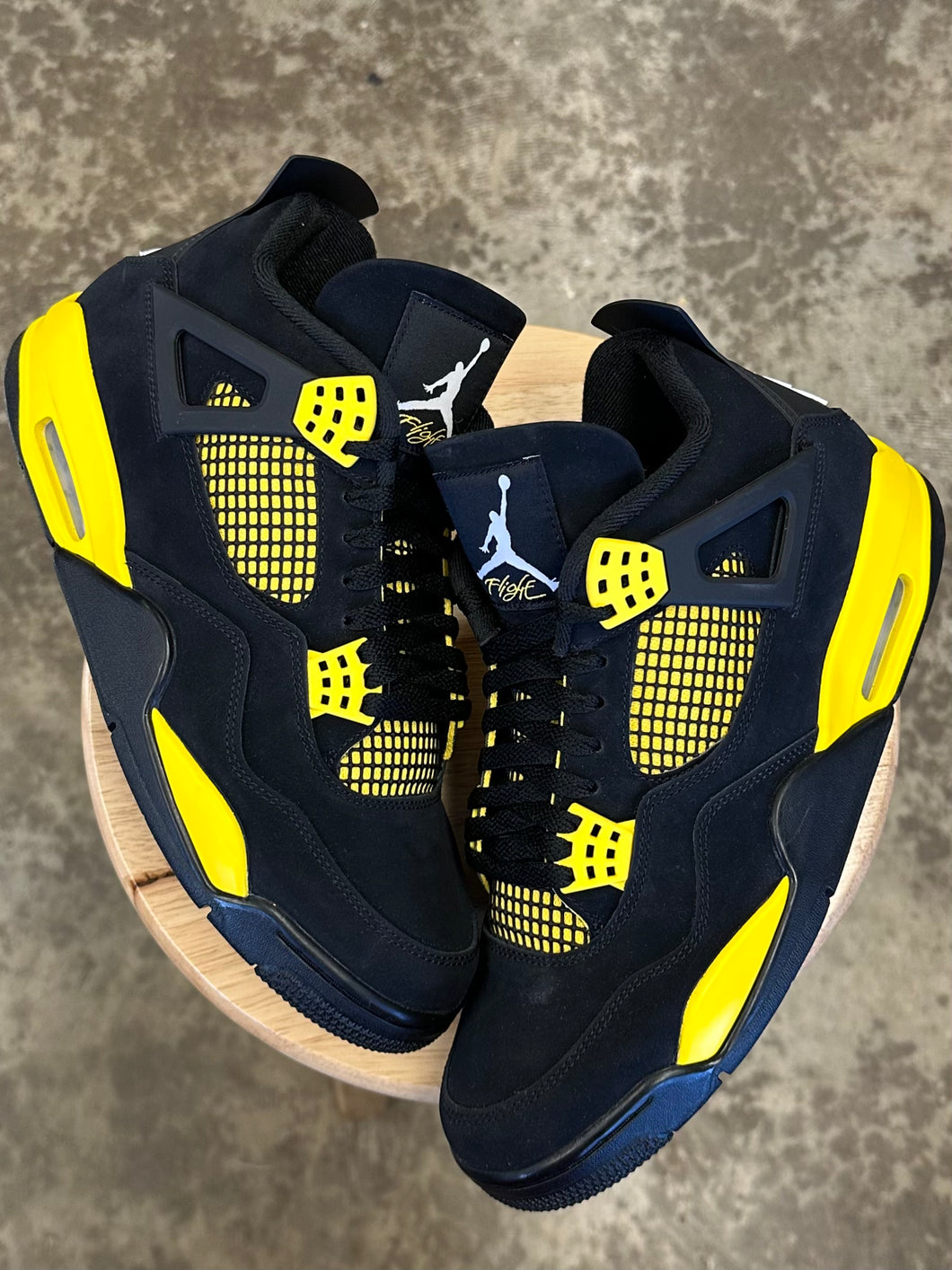 Jordan 4 Thunder (11)