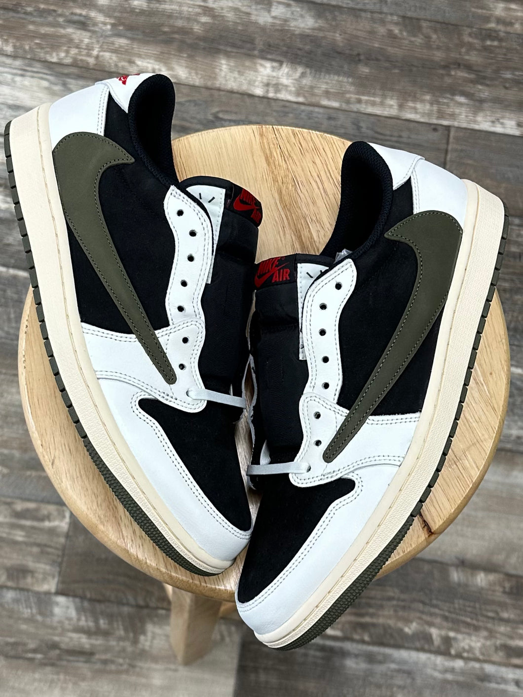 (DS) Jordan 1 Low Travis Scott Olive (11.5M/13W)