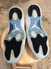 Load image into Gallery viewer, Jordan 11 Low Legend Blue (12)
