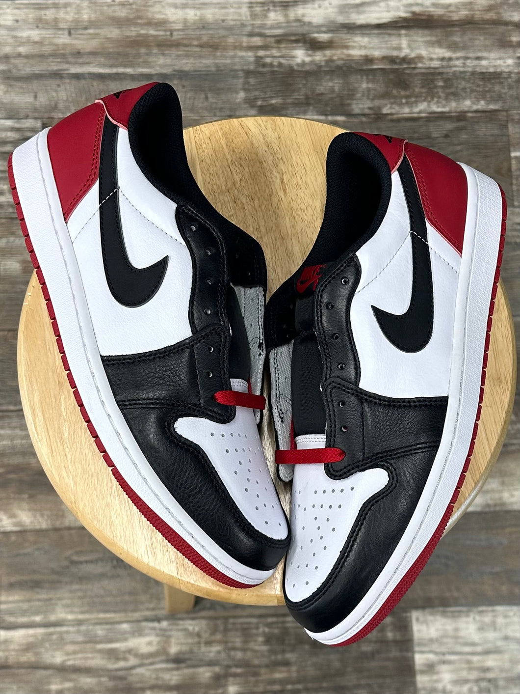 (DS) Jordan 1 Low Black Toe (10.5)