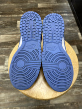 Load image into Gallery viewer, Nike Dunk Low Polar Blue (9.5)
