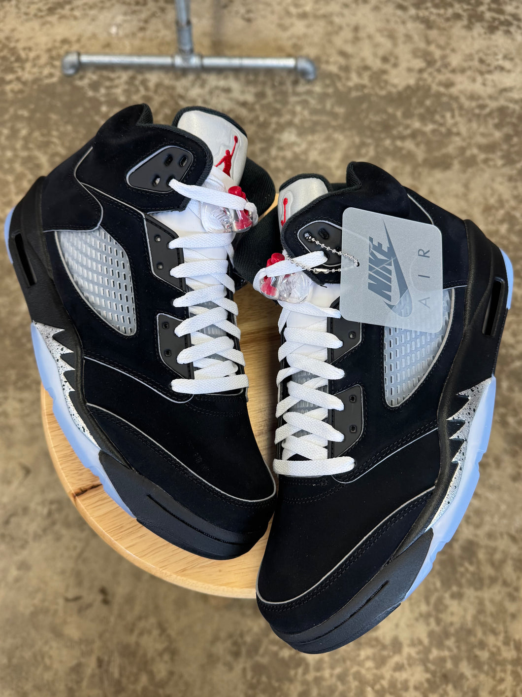 (DS) Jordan 5 Black Metallic Reimagined (10)