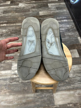 Load image into Gallery viewer, Jordan 4 KAWS Black (11)
