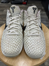 Load image into Gallery viewer, Nike Kobe 6 All Star (6Y/7.5W)
